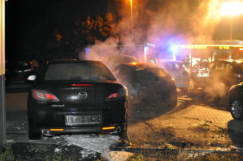 Brandstiftung auf Autohaeuser Leverkusen Robert Blum Str P02.JPG